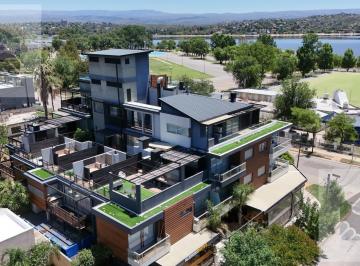 Departamento · 134m² · 4 Ambientes · 1 Cochera · Departamento de Categoría Ubicado Sobre Costanera con Vista Al Lago
