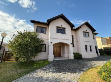 Casa · 267m² · 5 Ambientes · 1 Cochera · Venta Casa San Eliseo Parque Pileta Apto Crédito Permuta