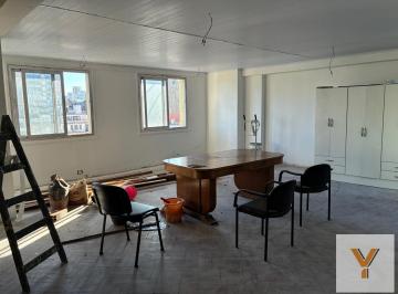 Oficina comercial · 61m² · 1 Ambiente · Oficina en Alquiler - 2 Baños - San Nicolás