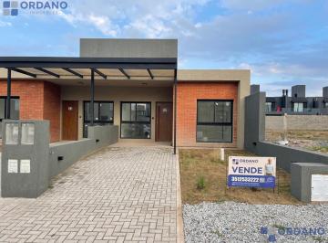 Casa · 95m² · 4 Ambientes · 1 Cochera · Casa en Docta Urbanizacion