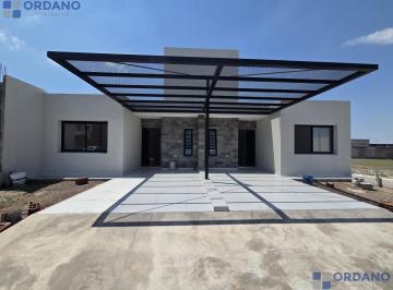 Casa · 80m² · 3 Ambientes · Duplex 2 Dorm. en Venta Docta Av
