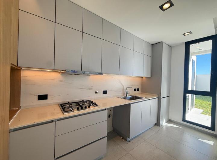 Casa · 190m² · 7 Ambientes · 2 Cocheras