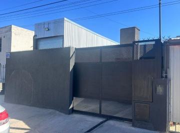 Casa de 4 ambientes, Córdoba · Casa con 2 Dorm. - Patio - Espacio Para Vehiculo