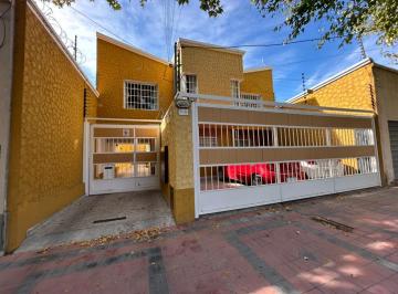 Casa · 110m² · 2 Ambientes · 1 Cochera · Huarpes, Sexta Sección