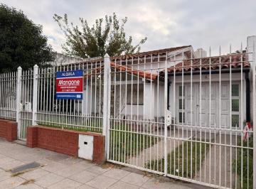 Casa de 3 ambientes, Lomas de Zamora · Casa 3 Ambientes con Fondo y Cochera