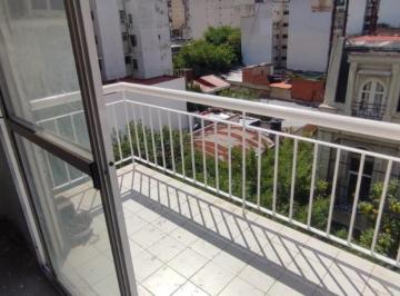 Departamento · 45m² · 2 Ambientes · 2 Amb Al Frente con Balcón de 3x1, Orientación Este. Living Comedor de 6x3, Muy Luminoso, Lavadero