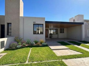 Casa · 130m² · 4 Ambientes · Casa en Docta