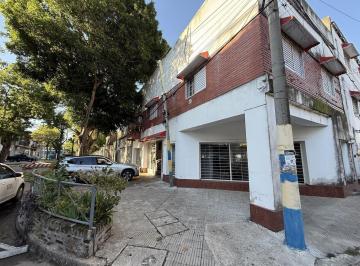 Local comercial · 463m² · 11 Ambientes · Local + Departamentos en Esquina en Venta - Refinería