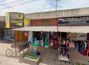 Local comercial · 100m² · 3 Ambientes · 3 Locales en Venta en William Morris