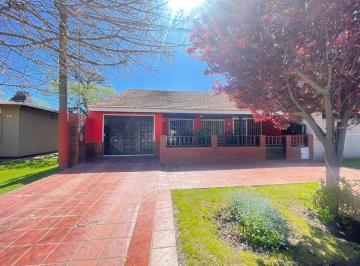 Casa · 139m² · 4 Ambientes · 1 Cochera · Venta Casa 4 Amb Chalet Apto Credito