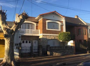 Casa · 319m² · 5 Ambientes · 3 Cocheras · Casa Centro Ramos Mejia, Sobre Lote de 8.66 X 55 m