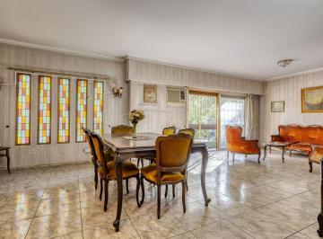 Departamento · 141m² · 4 Ambientes · 1 Cochera · Departamento - Piso de 4 Ambientes en Venta en Flores - Cochera - Balcón