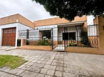 Casa · 125m² · 4 Ambientes · Casa Calle 38 N° 355