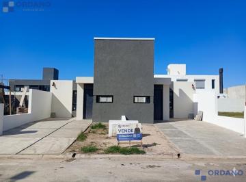 Casa · 66m² · 3 Ambientes · 1 Cochera · Casa en Rincones de Manantiales