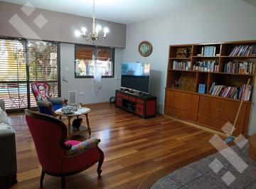 Casa · 496m² · 5 Ambientes · 2 Cocheras · Venta Casa Calle Islas Malvinas 1400