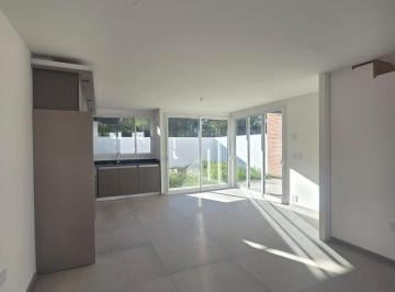 Casa · 139m² · 5 Ambientes · 2 Cocheras · Casa Alquiler en Housing Las Veras Duplex de 3 Dorm. 2 Baños con Patio Valle Escondido