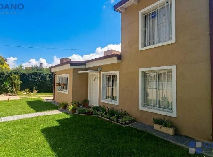 Casa · 149m² · 5 Ambientes · 2 Cocheras