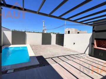 Casa · 128m² · 3 Ambientes · Casa en Neuquen
