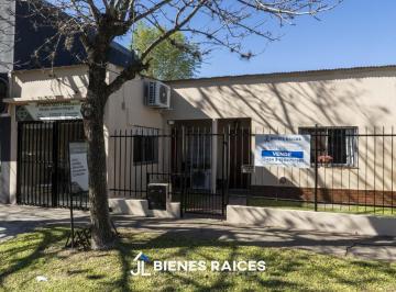 Casa · 125m² · 6 Ambientes · Casa en Venta con Consultorio/local en El Centro de Los Cardales