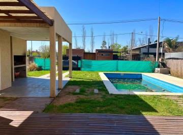 Casa · 141m² · 4 Ambientes · 2 Cocheras · Casa en Venta 3 Dorm., Roldan