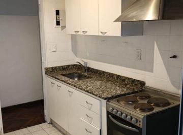 Departamento de 4 ambientes, Balvanera · 3 Ambientes Mas Escritorio o Tercer Dormitorio con Patio y Balcon Al Frente