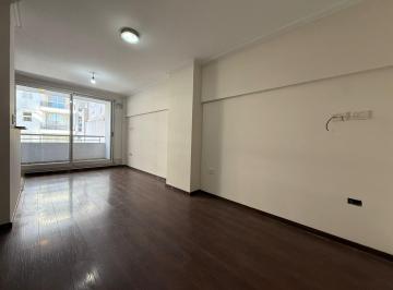 Departamento · 42m² · 2 Ambientes · Venta - Departamento de un Dormitorio con Doble Balcón - Centro, Rosario.