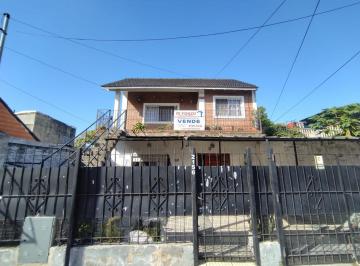 Casa · 119m² · 7 Ambientes · 1 Cochera · Casas en Dos Plantas 3 Ambientes Cada Una Multifamiliar