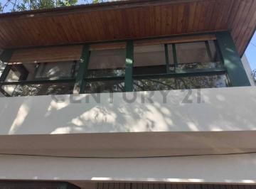 Departamento · 75m² · 4 Ambientes · Departamento de 2 Dorm. con Placard y Escritorio, Unico en Planta Alta Al Frente
