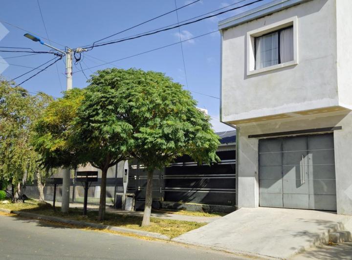 Casa · 170m² · 5 Ambientes · 2 Cocheras