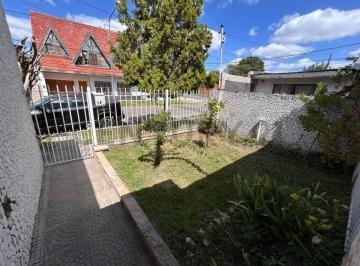 Casa · 99m² · 3 Ambientes · 1 Cochera · Casa 3 Ambientes con Cochera en Venta Villa Tesei