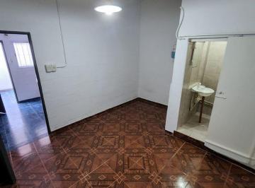 PH de 2 ambientes, Avellaneda · Tipo Casa con Pequeño Patio Cercania Av Mitre y Av Belgrano