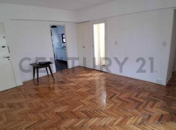 Departamento · 44m² · 2 Ambientes · Alquiler Departamento 2 Ambientes con Balcón Flores