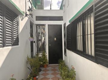PH · 33m² · 2 Ambientes · PH en Flores