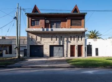 Casa · 403m² · 5 Ambientes · 4 Cocheras · Venta Dos Casas con Cochera Quilmes