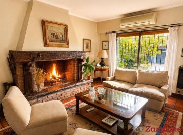 Casa · 231m² · 5 Ambientes · 2 Cocheras · Venta Casa San Isidro Las Lomas 5 Ambientes Jardin Pileta