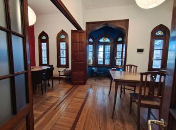 PH de 9 ambientes, La Plata · PH en Venta de 242 m² Estilo Neoclásico con Patios y Balcón. Aberturas y Pisos Originales!