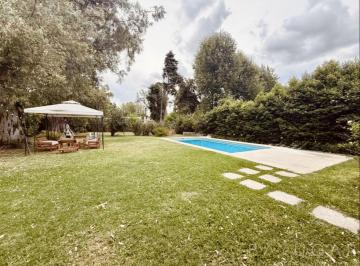 Casa · 310m² · 4 Ambientes · 3 Cocheras · Alquiler (Sin Muebles) - Casa en Sausalito / Pilar
