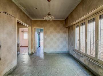 Casa · 190m² · 3 Ambientes · 2 Cocheras · Casa - Villa Primera