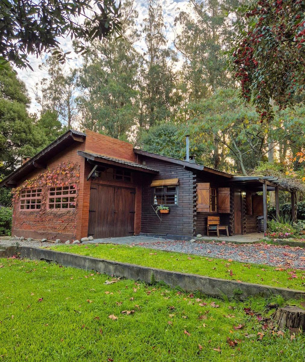 Cálida cabaña de 2 ambientes en el corazón de Bosque Peralta Ramos
