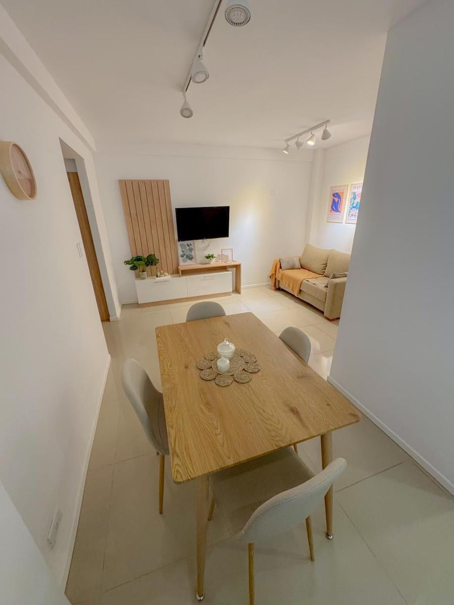 Departamento 2 Ambientes Reciclado a Nuevo y Totalmente Amoblado – Excelente Luminosidad