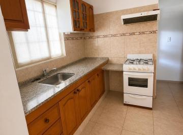 Casa · 145m² · 7 Ambientes · 1 Cochera · Casa 4 Dorm. Barrio San Carlos