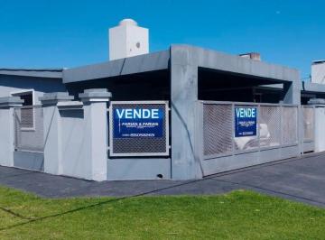 Casa · 162m² · 3 Ambientes · 2 Cocheras · Casa en Venta Barrio Marquez de Sobremonte