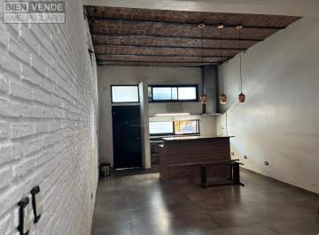 Local comercial · 47m² · 2 Ambientes · Venta de Excelente PH 2 Ambientes con Terraza en Saavedra | Apto Oficina o Local | Muy Luminoso