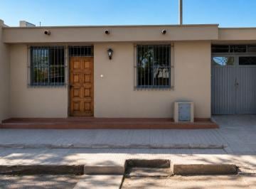 Casa · 140m² · 4 Ambientes · 2 Cocheras · Casa 2 Dorm. + Dpto Cerca Hiper Libertad