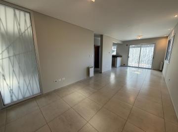 Casa · 180m² · 5 Ambientes · 1 Cochera · Alquilo Casa Duplex en Barrio Jardines del Jockey de Tres Dorm., Excelente Ubicacion.