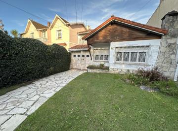 Casa · 112m² · 4 Ambientes · 4 Cocheras · Casa en Temperley Oeste