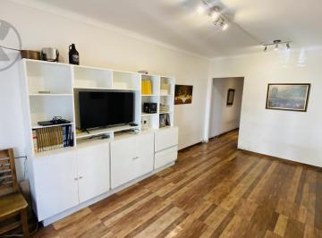 Departamento · 75m² · 4 Ambientes · Departamento 4 Amb de 75 m² en Guemes con Bajas Expensas