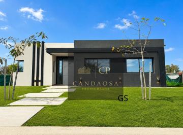 Casa · 134m² · 4 Ambientes · 3 Cocheras · Gs Casa Venta Barrio Pilar del Este