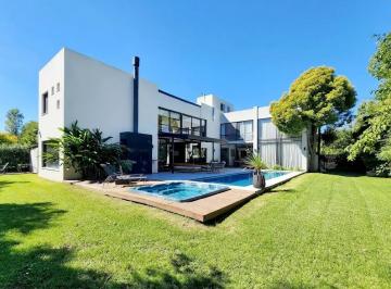 remove-output-1778769552831.webp · Excelente Casa en Venta Barrio Boulevares, Pilar, 5 Ambientes + Estudio + Dependecia + Quincho
