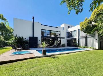 remove-output-1778764736946.webp · Excelente Casa en Venta Barrio Boulevares, Pilar, 5 Ambientes + Estudio + Dependecia + Quincho